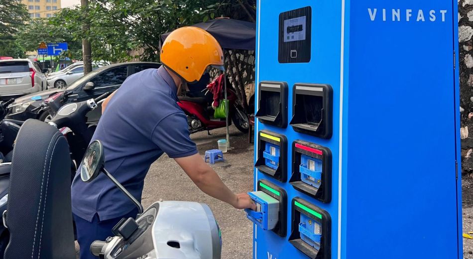 Hình thức đổi pin tại tủ đổi pin VinFast