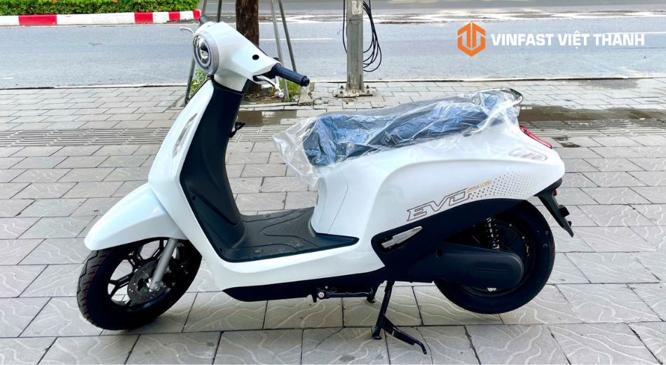 Thiết kế mẫu xe xe máy điện VinFast Evo Grand