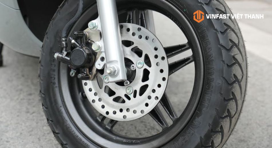 Kiểm tra hệ thống phanh cho xe máy điện