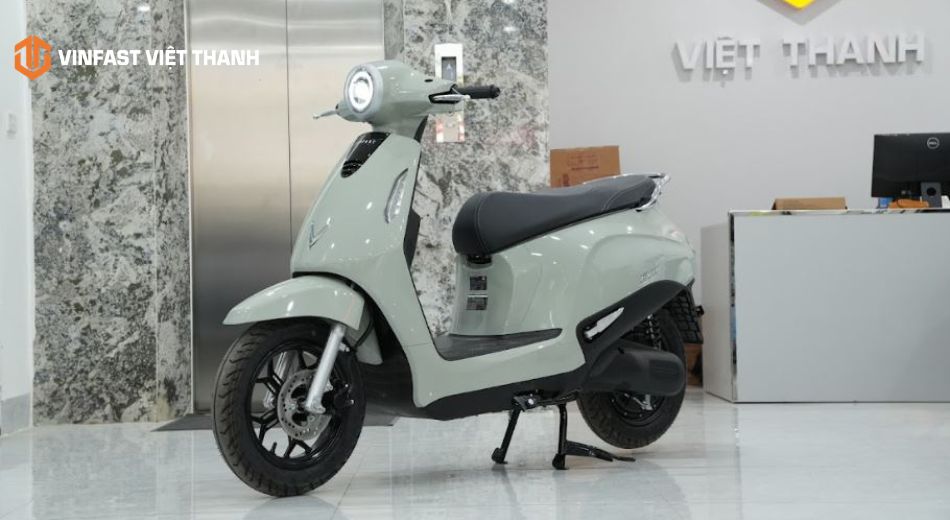 Lý do nên lắp gương cho xe máy điện