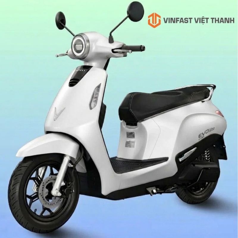 Mẫu xe Vinfast Evo Lite đổi pin màu trắng