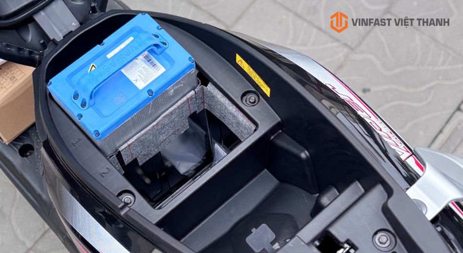Các yếu tố ảnh hưởng tới giá pin của xe máy điện VinFast