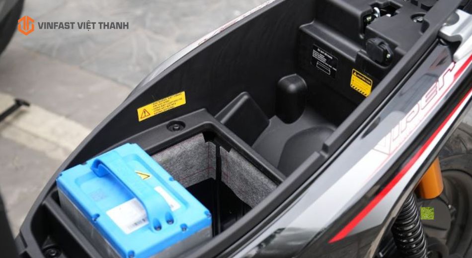 Để xe máy điện kiệt sạch pin mới sạc