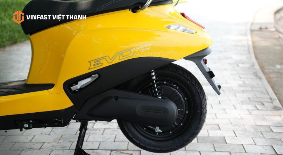 Động cơ xe bị vào nước bên trong