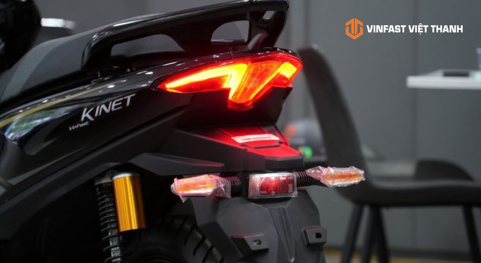 Đèn xe trang bị công nghệ LED