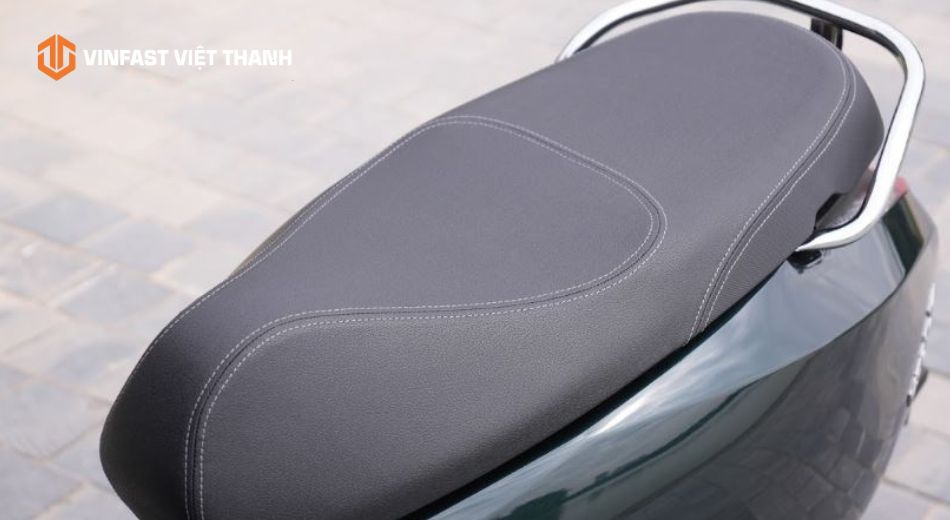 Yên xe bị nứt khi tiếp xúc ánh nắng lâu