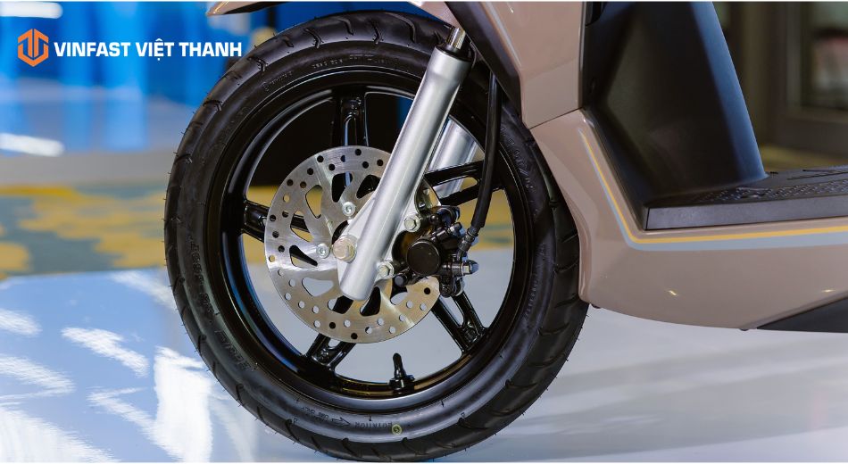 Lốp xe bị non hơi nên nhanh hết điện