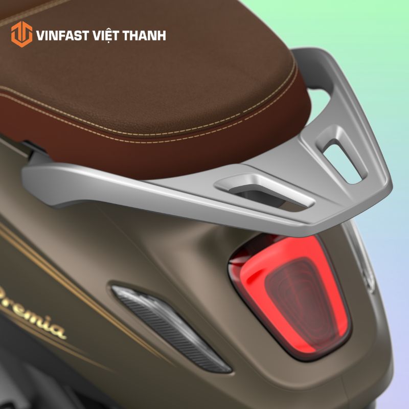 Thiết kế đuôi xe Evo Grand Premia