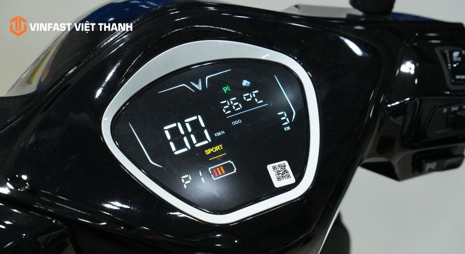 Xe đang chạy nhưng vô tình kích hoạt nút P