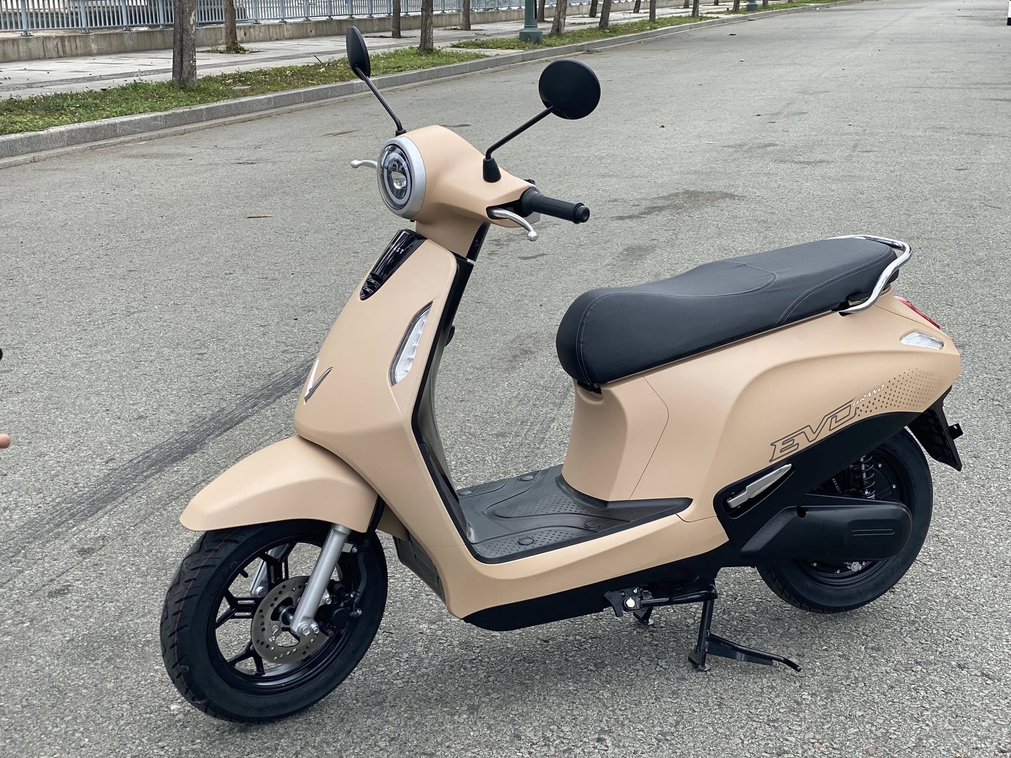 Người Dùng Xe Máy Điện VinFast Có Cần Bằng Lái Không? – Quy Định Mới