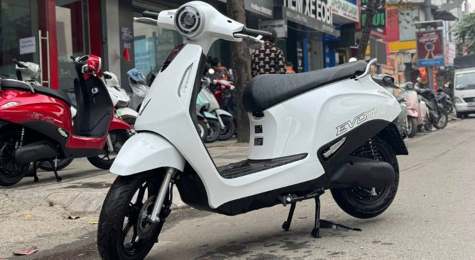 Độ Tuổi Được Phép Đi Xe Máy Điện Là Bao Nhiêu?