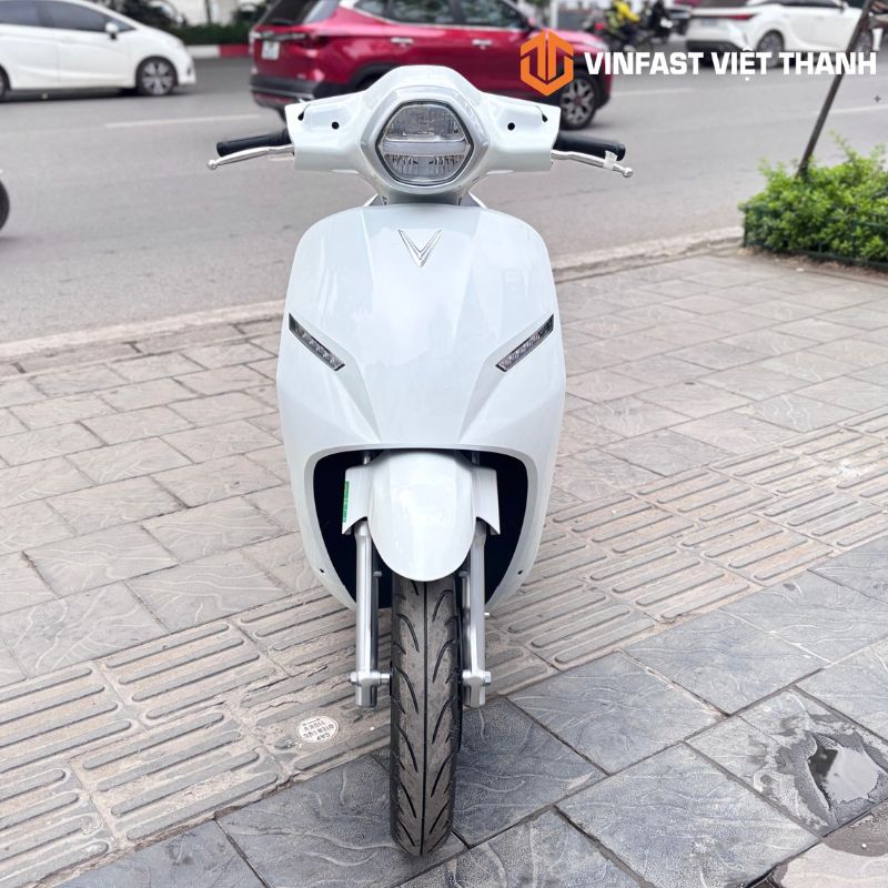 thiet-ke-mat-truoc-xe-klara-neo