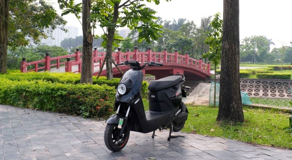 Người Thấp Nên Chọn Xe Máy Điện VinFast Nào Phù Hợp Nhất?