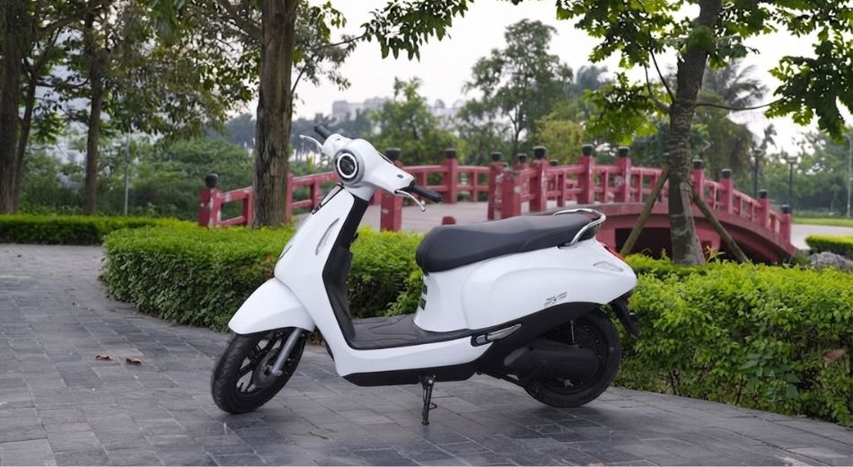 Cục Sạc Xe Máy Bị Nóng Có Sao Không? Dấu Hiệu Cần Lưu Ý